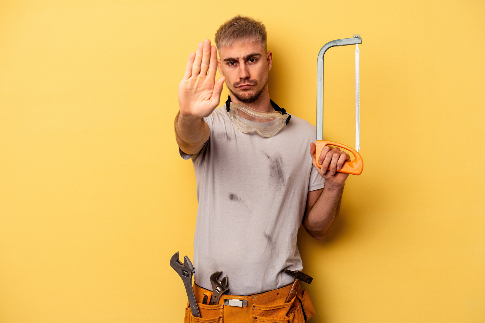 Stopp! Den Stress von anderen müssen Sie nicht an sich heranlassen.